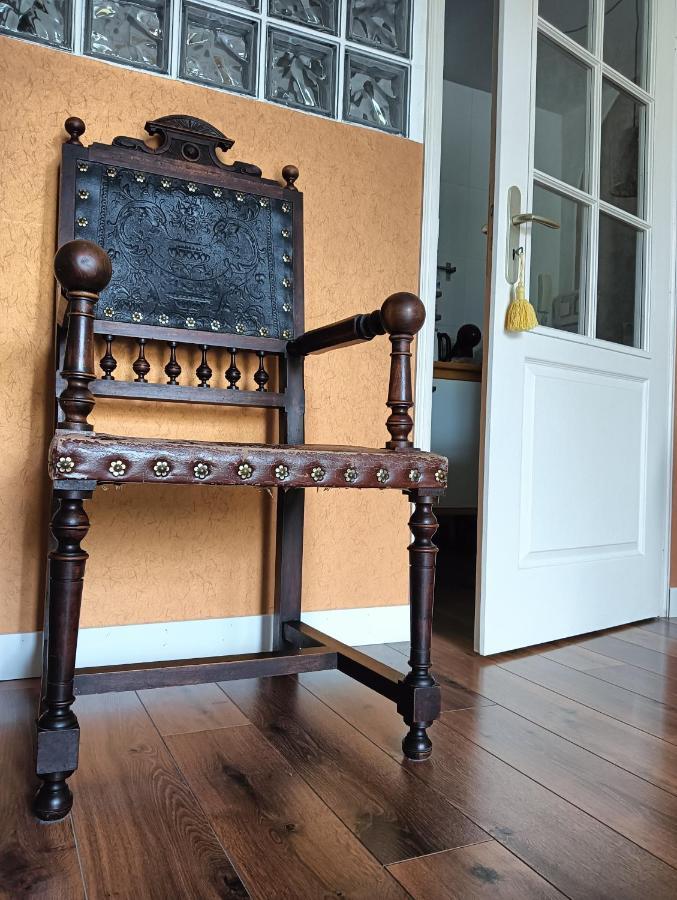 Chatescos - Estudio En Chateau Extérieur photo
