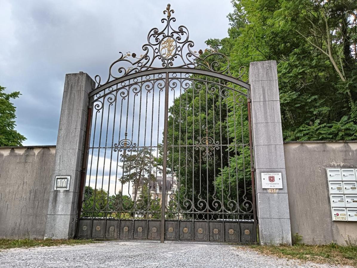 Chatescos - Estudio En Chateau Extérieur photo